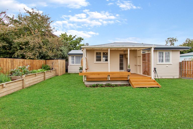 Photo of property in 86 Whatawhata Road, Dinsdale, Hamilton, 3204