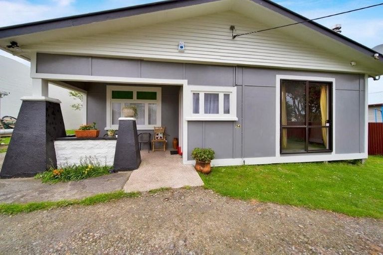 Photo of property in 54 Egmont Street, Kaponga, Hawera, 4679