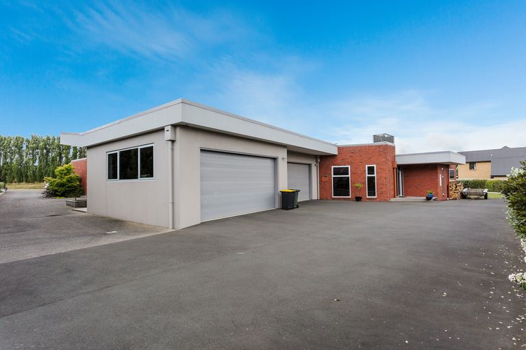Photo of property in 18 Orchard Grove, East Taieri, Mosgiel, 9024