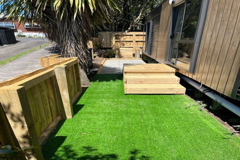 Photo of property in 46 Newington Road, Henderson, Auckland, 0612