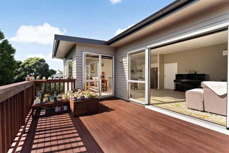 Photo of property in 28a Sycamore Drive, Sunnynook, Auckland, 0620
