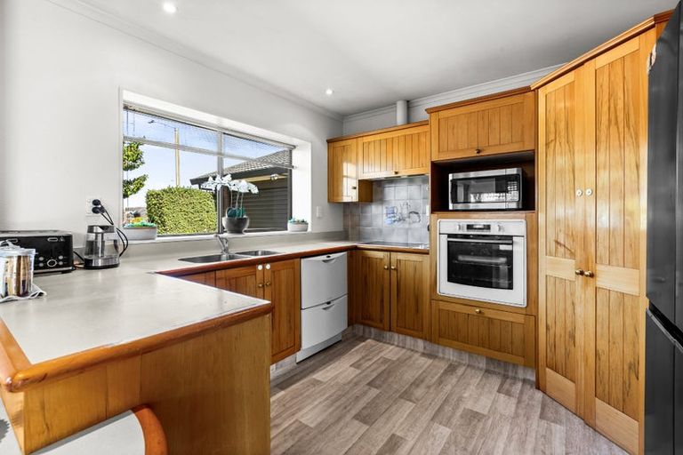 Photo of property in 1 Hyatt Grove, Greenmeadows, Napier, 4112
