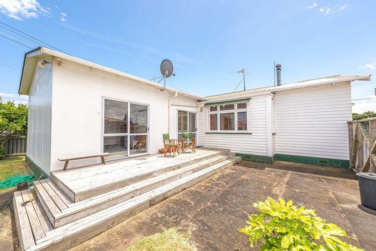 Photo of property in 3 Duigan Street, Gonville, Whanganui, 4501