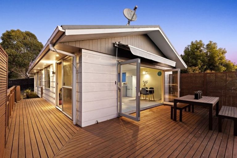 Photo of property in 12 Beauchamp Drive, Massey, Auckland, 0614