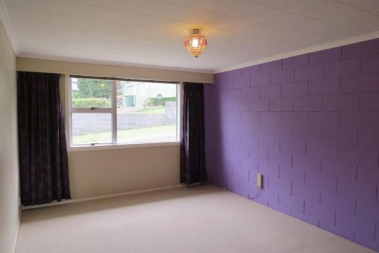 Photo of property in 1 Fairview Place, Westown, New Plymouth, 4310