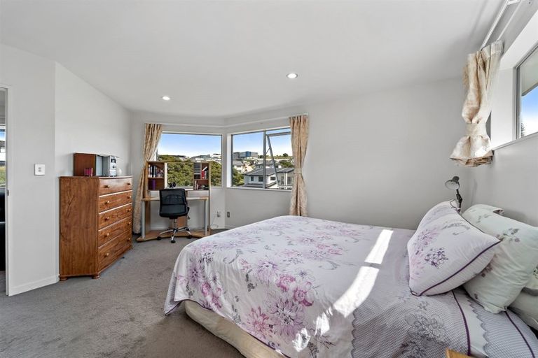 Photo of property in 25 Ballyboe Place, Pinehill, Auckland, 0632