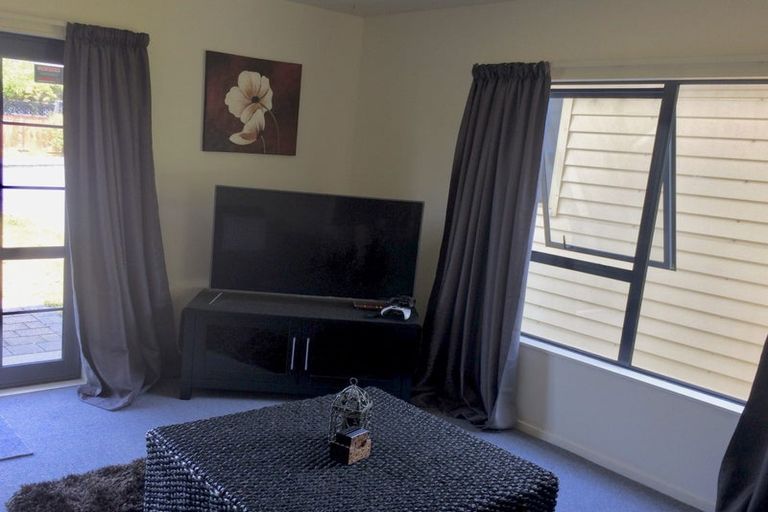 Photo of property in 9 Marjory Close, Broadmeadows, Wellington, 6035