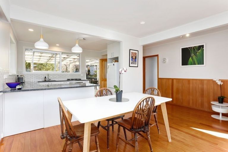 Photo of property in 39 Tahi Terrace, Glen Eden, Auckland, 0602