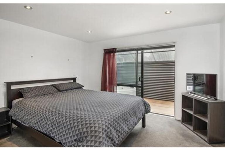 Photo of property in 3/450 Barbadoes Street, Edgeware, Christchurch, 8013