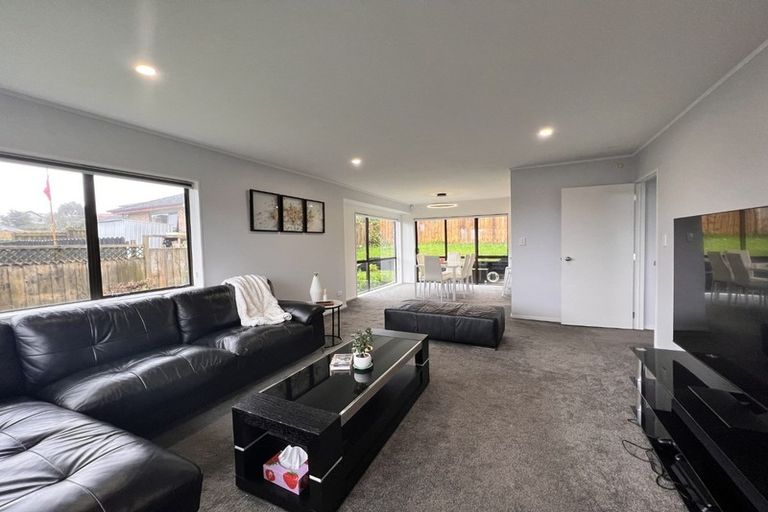 Photo of property in 3/51 Redoubt Road, Goodwood Heights, Auckland, 2105