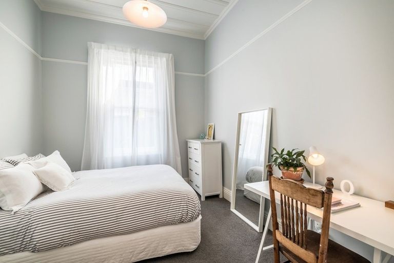 Photo of property in 36 Old Lake Road, Narrow Neck, Auckland, 0624