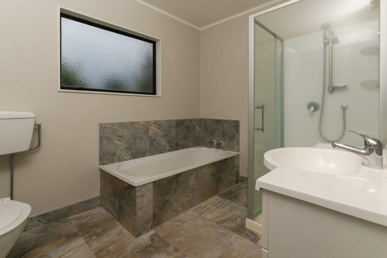 Photo of property in 2/46 Thomas Road, Mangere, Auckland, 2022