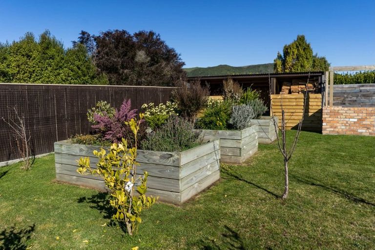 Photo of property in 51 Montgomery Crescent, Kinloch, Taupo, 3377