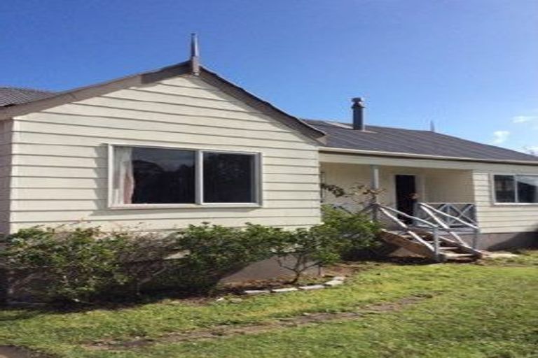 Photo of property in 43 Frobisher Way, Clendon Park, Auckland, 2103