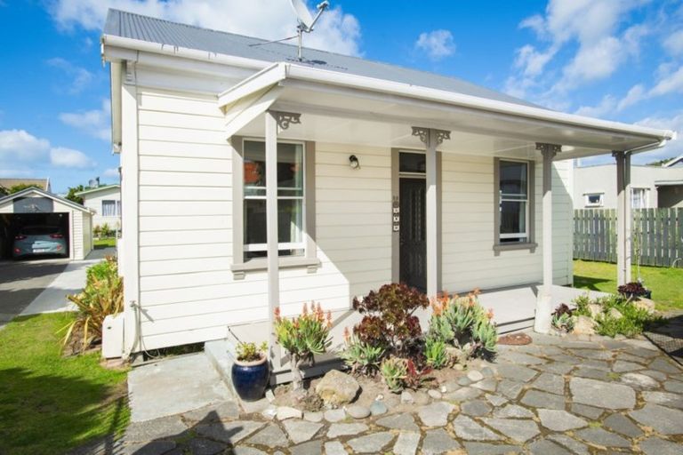 Photo of property in 52 Awapuni Road, Awapuni, Gisborne, 4010
