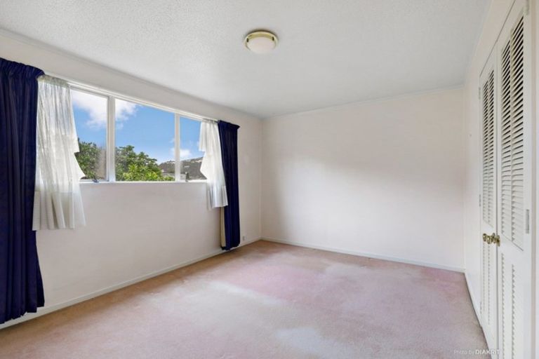 Photo of property in 7b Percy Dyett Drive, Karori, Wellington, 6012