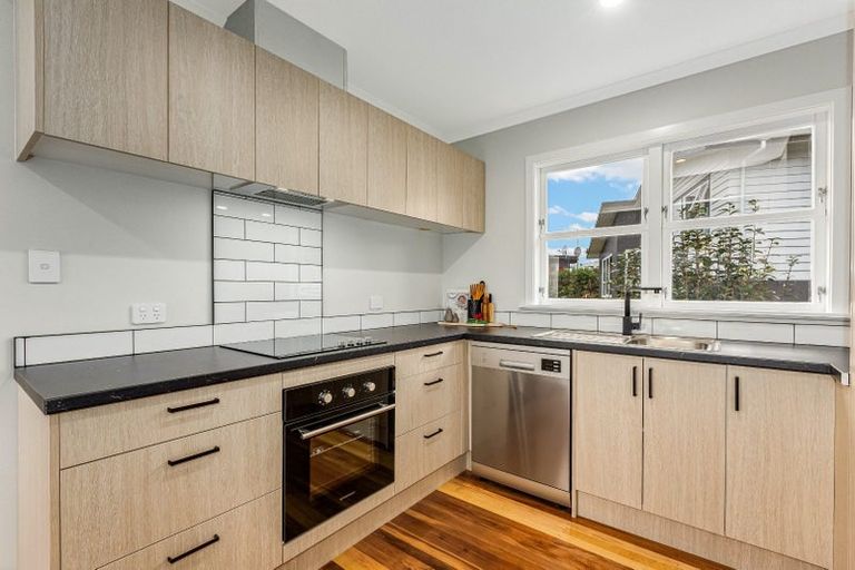 Photo of property in 14 Highbury Drive, Levin, 5510