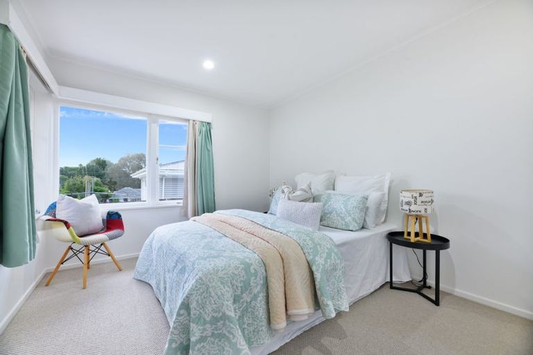 Photo of property in 22 Chilcott Road, Henderson, Auckland, 0612