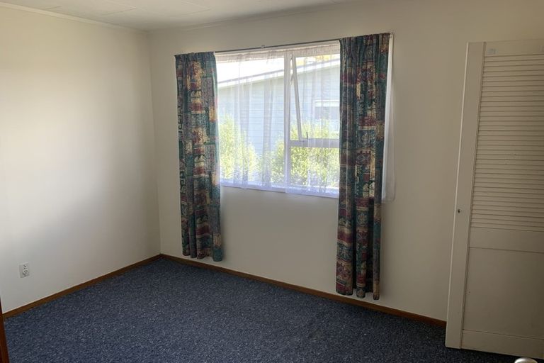 Photo of property in 22 Penfold Place, Henderson, Auckland, 0610