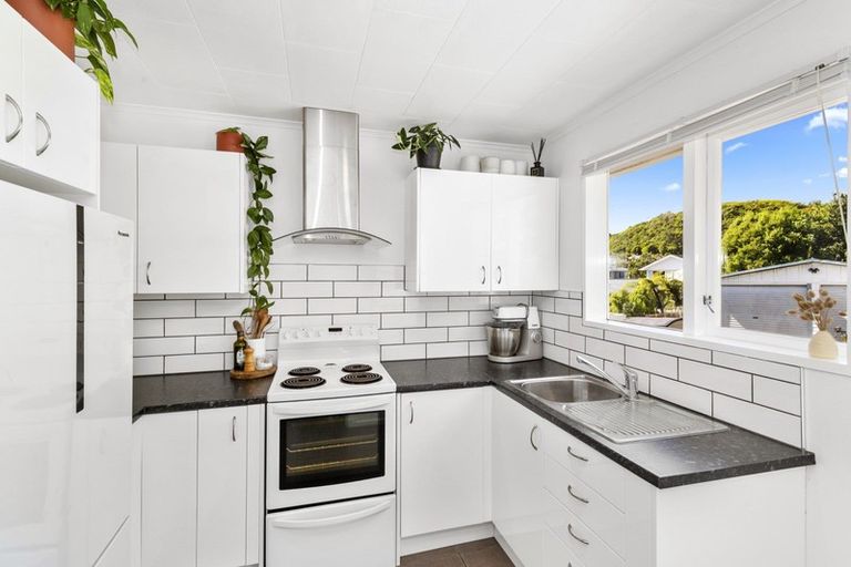 Photo of property in 5a Christchurch Crescent, Kelson, Lower Hutt, 5010