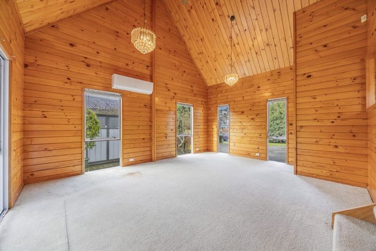 Photo of property in 93 Wiseley Road, West Harbour, Auckland, 0618