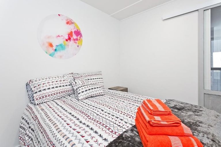 Photo of property in Harvard On Hobson Apartments, 9e/147 Hobson Street, Auckland Central, Auckland, 1010