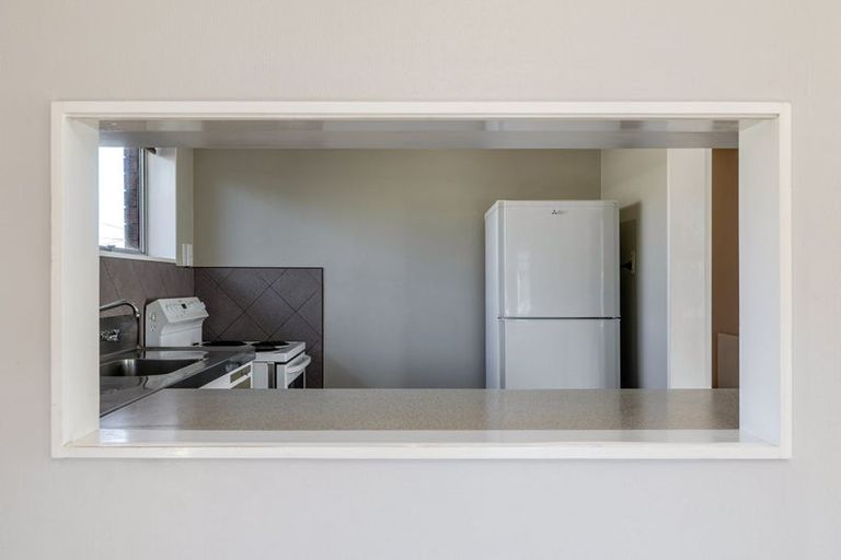 Photo of property in 26 Westmere Place, Takaro, Palmerston North, 4412