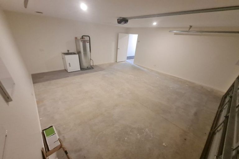 Photo of property in 7 Rewarewa Way, Timberlea, Upper Hutt, 5018