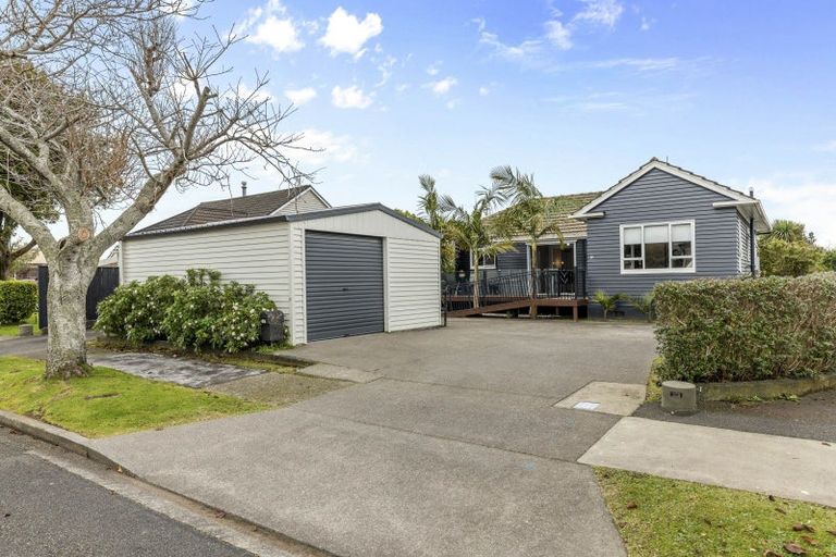 Photo of property in 17 Exeter Street, Brooklands, New Plymouth, 4310