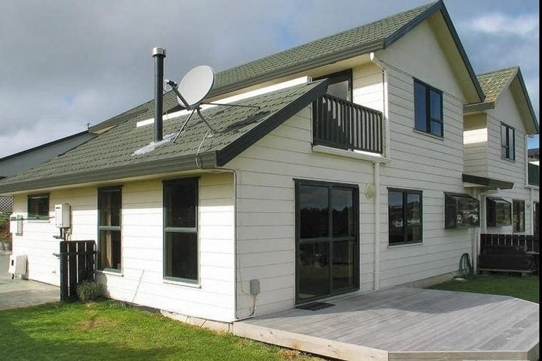 Photo of property in 27a Kentwood Drive, Woodridge, Wellington, 6037