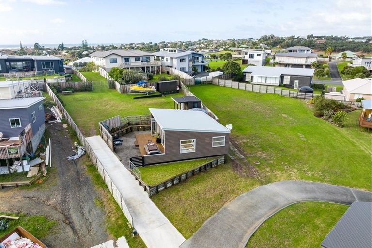 Photo of property in 37 Driftwood Place, Mangawhai Heads, Mangawhai, 0505