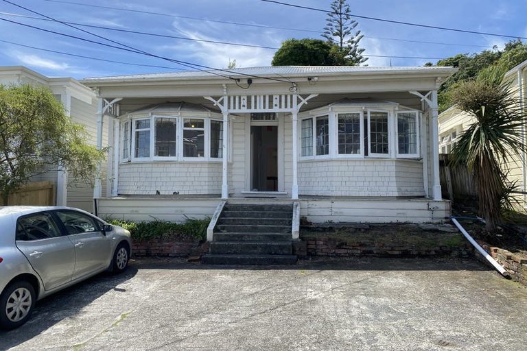 Photo of property in 9 Rixon Grove, Mount Victoria, Wellington, 6011