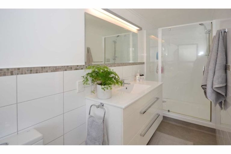 Photo of property in 22 Riverview Road, Kerikeri, 0230