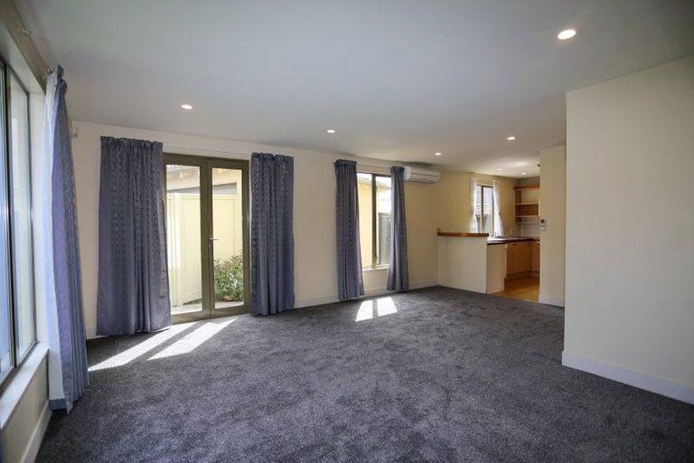 Photo of property in 76 Picton Avenue, Riccarton, Christchurch, 8011