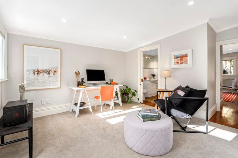 Photo of property in 9 Ranfurly Terrace, Mount Cook, Wellington, 6021