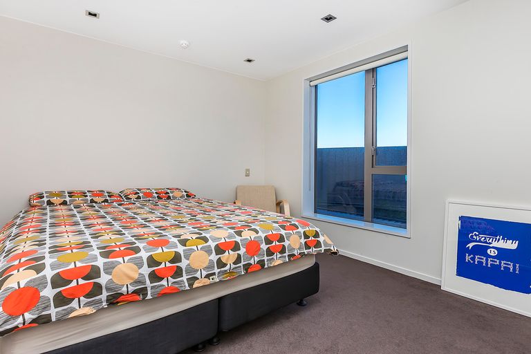 Photo of property in Patent 326 Apartments, 326 Evans Bay Parade, Hataitai, Wellington, 6021