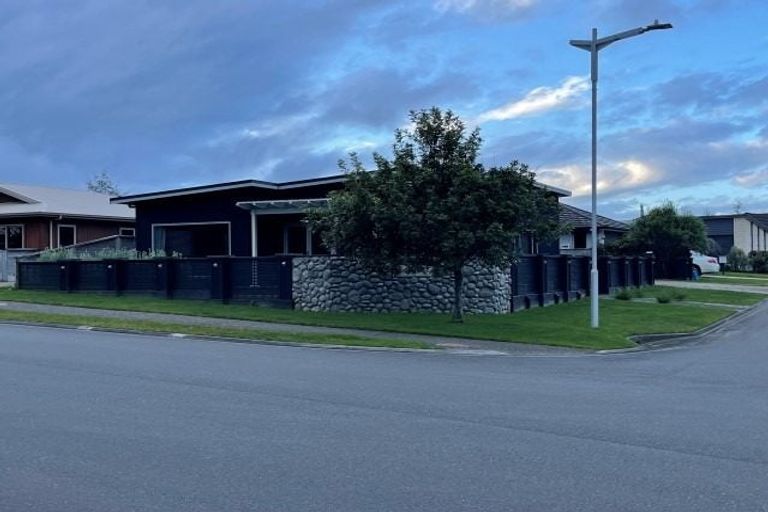 Photo of property in 1 Fender Close, Pyes Pa, Tauranga, 3112