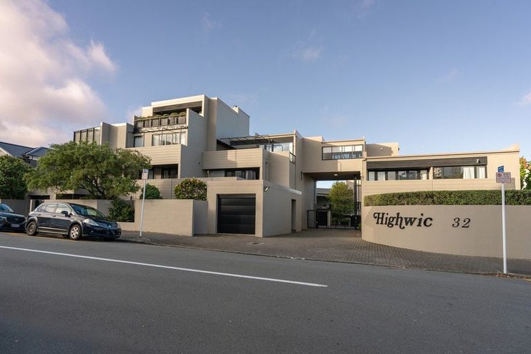 Photo of property in Highwic, 13/32 Hobson Street, Thorndon, Wellington, 6011
