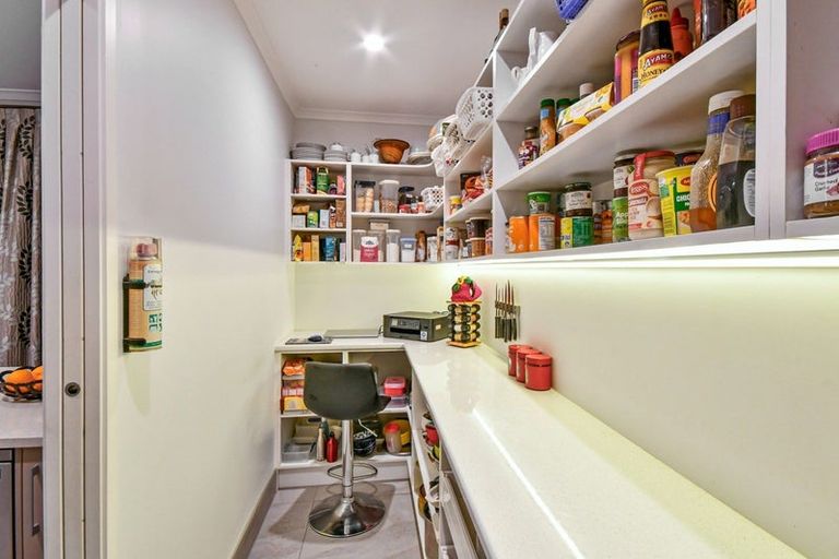 Photo of property in 100 Helenslee Road, Pokeno, 2472