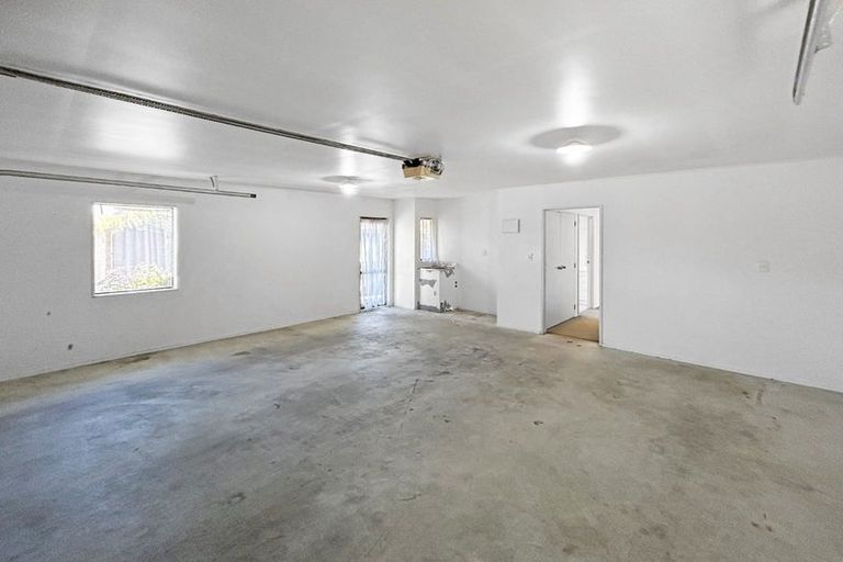 Photo of property in 1/5 Saint Leger Crescent, Huntington Park, Auckland, 2013