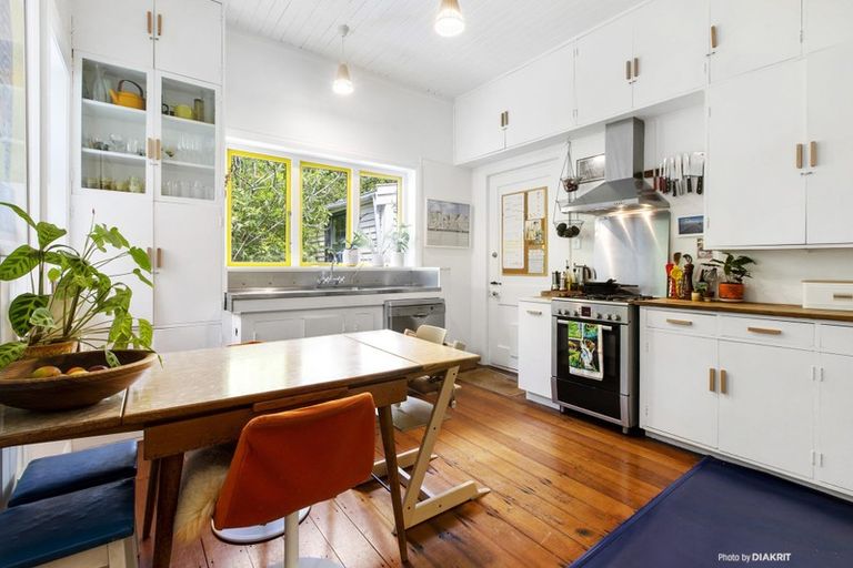 Photo of property in 2 Borlase Street, Brooklyn, Wellington, 6021