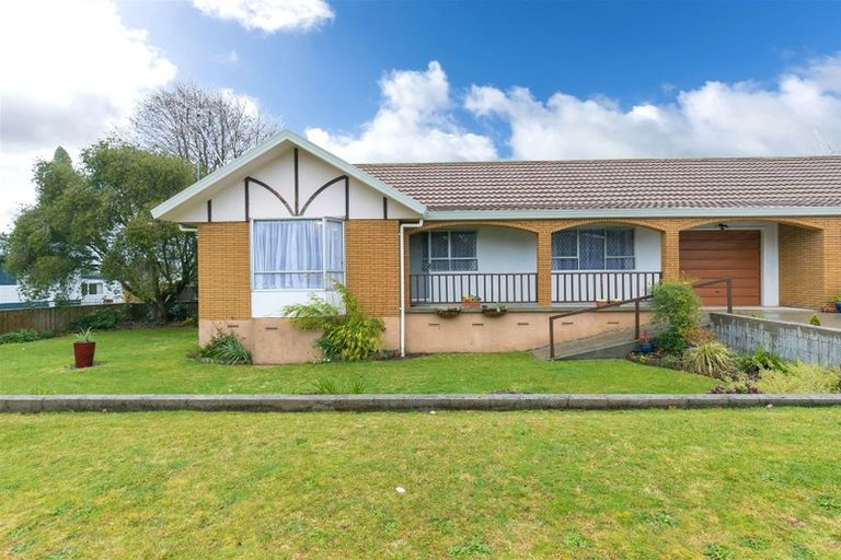 Photo of property in 2/2 Eden Avenue, Te Awamutu, 3800