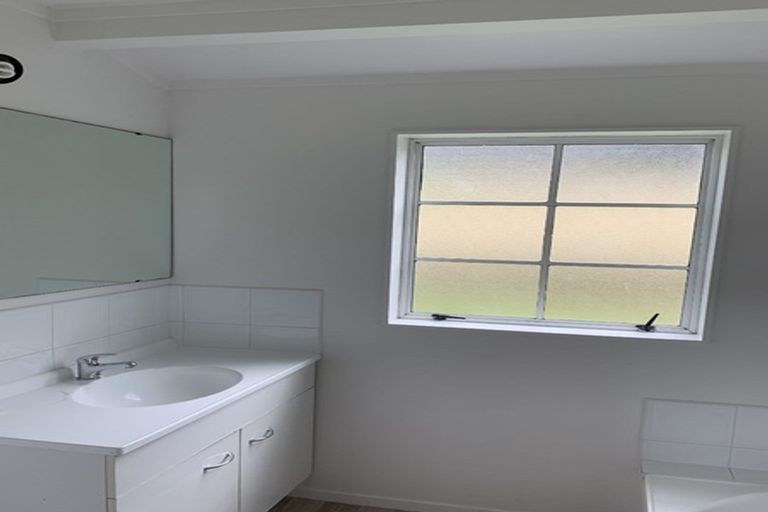 Photo of property in 88 Stapleford Crescent, Browns Bay, Auckland, 0630