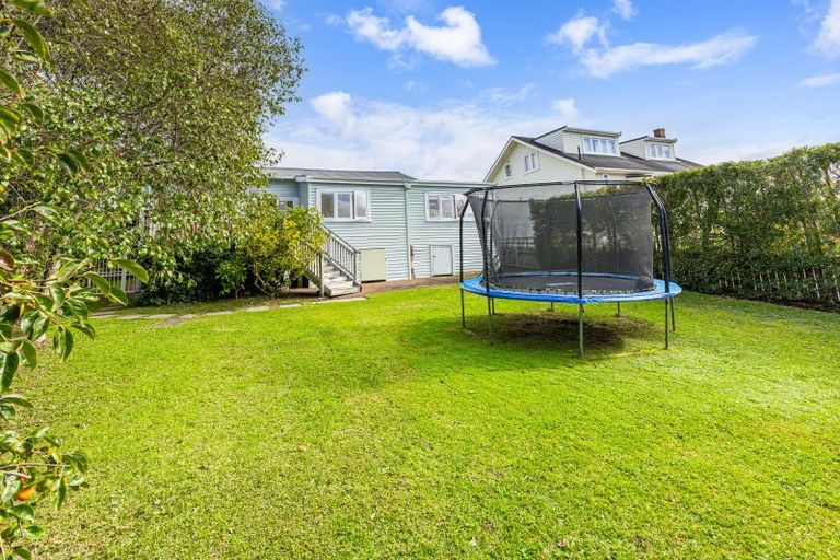 Photo of property in 41 Hanlon Crescent, Narrow Neck, Auckland, 0624