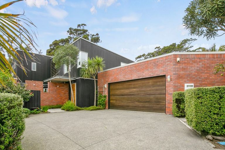 Photo of property in 11a Shearer Drive, Oakura, 4314