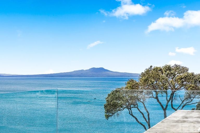 Photo of property in 21 Brighton Terrace, Mairangi Bay, Auckland, 0630