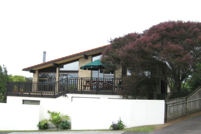 Photo of property in 11 Jacaranda Avenue, Beach Haven, Auckland, 0626