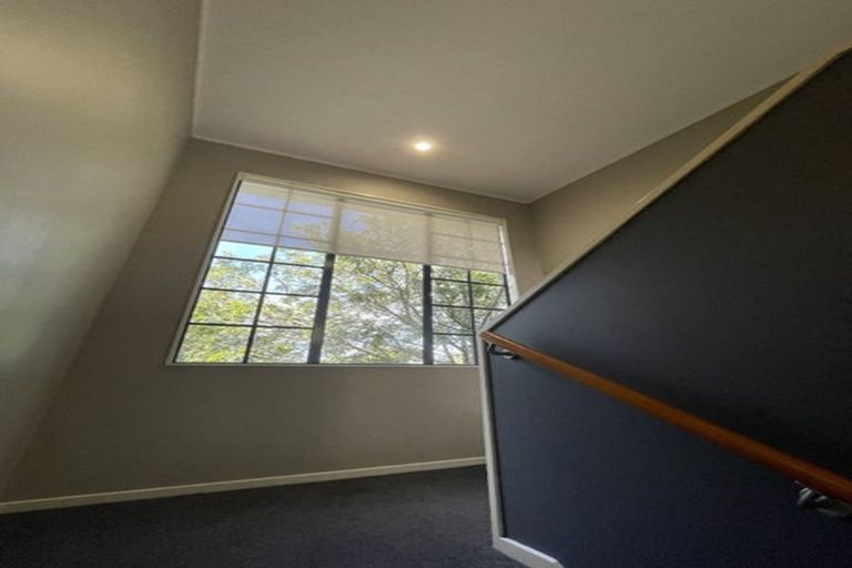 Photo of property in 17 Tokay Place, Huapai, Kumeu, 0810