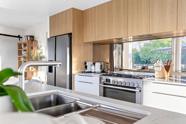 Photo of property in 1 Norfolk Drive, Cambridge, 3434