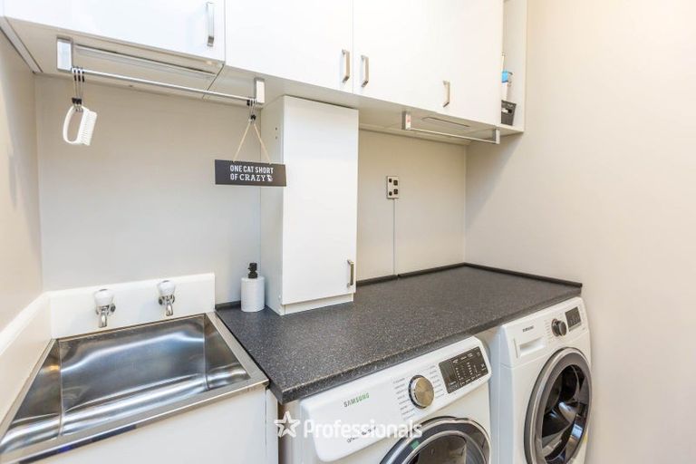 Photo of property in 8 Hobbit Lane, Pinehaven, Upper Hutt, 5371